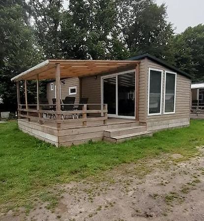 Chalet 2 Landgoedcamping Nienoord In Leek Εξωτερικό φωτογραφία