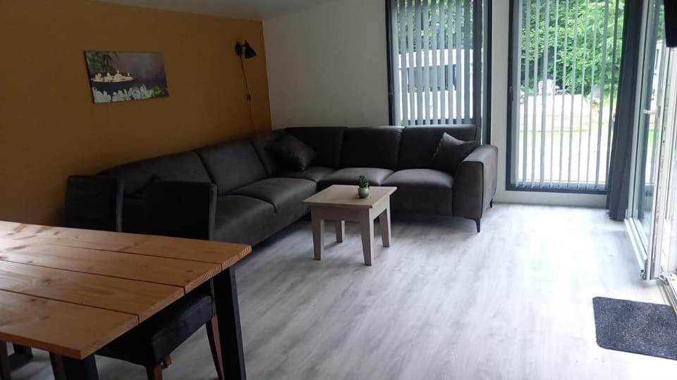Chalet 2 Landgoedcamping Nienoord In Leek Εξωτερικό φωτογραφία